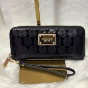 Michael Kors Black Patent Wristlet